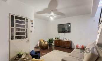 Imagem 3: Ótima casa com 04 dormitórios e 04 vagas de garagem