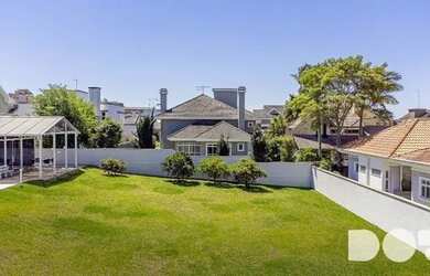 Imagem 4: Incrível residência com piscina coberta privativa e terreno único