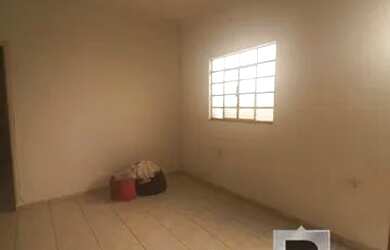 Imagem 4: Térrea para aluguel e venda possui 124 metros quadrados com 2 quartos