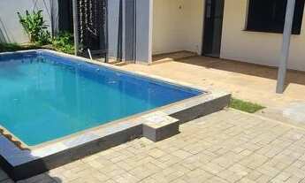Imagem: Aluga-se Casa com 3/4 com piscina na quadra