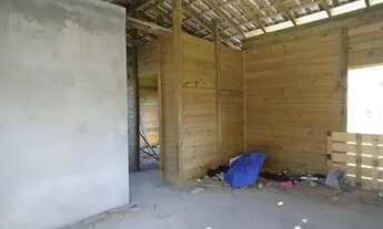 Imagem 2: Vendo casa de madeira ( somente a casa com as telhas
