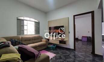 Imagem 5: Ótima casa cm 4/4 localização privilegiada na região da grande Jaiara!