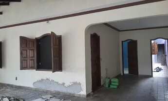 Imagem 2: Vendo casa 3 quartos com suíte, com 2 apartamentos de 2 quartos nos fundos