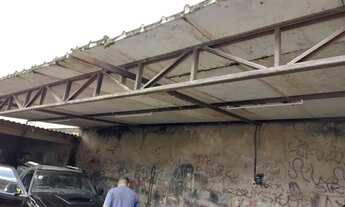 Imagem 2: Lote comercial Galpão / depósito com 5 vagas na garagem