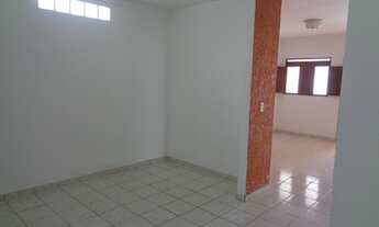 Imagem 6: Excelente casa recuada com 03 quartos, terraço, jardim, ventilada, no Geisel