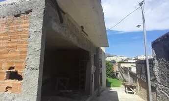 Imagem 2: Casa em Abolição, garagem, escada, obra iniciada