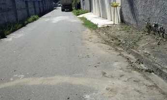 Imagem 2: Vendo um terreno todo murado