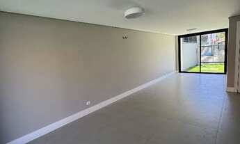 Imagem 6: Sobrado novo, Bairro Guabirotuba, com uma suite e dois quartos com 168,00 m2