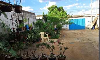 Imagem 2: Vendo Casa 2Q - Resid Solar Bougainville Casa de Rua com 2 Quarto(s) e 1 banheiro(s) à Ven