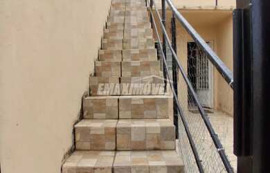 Imagem 2: Casa no Piso Superior | 2 Quartos