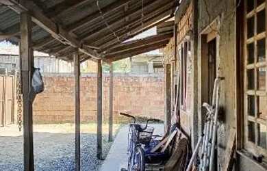 Imagem 2: Vendo ou troco casa no morro do meio em Joinville SC....casa de área verde