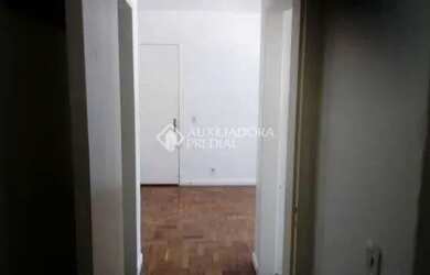 Imagem 5: Apartamento térreo de 1 dormitório com 42m2. Garagem próxima à venda(separada