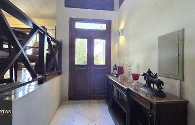 Imagem 2: Belíssima residência com 4 dormitórios, 2 suítes com closet e vista deslumbrante