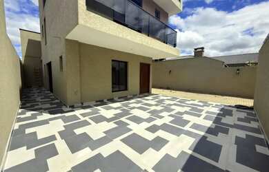 Imagem 2: Sobrado para Venda em Curitiba, Xaxim, 3 dormitórios, 3 suítes, 3 banheiros, 2 vagas