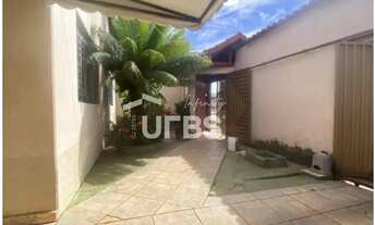 Imagem 2: A casa espaçosa que você sempre sonhou no Jardim Real pronta para morar e ampliar!