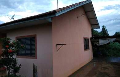 Imagem 2: Alugo casa espaçosa em Assis Chateaubriand, Jardim Araçá, 2 quartos