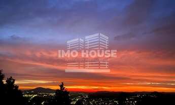 Imagem 2: Casa de condomínio para venda possui 556 metros quadrados com 4 quartos