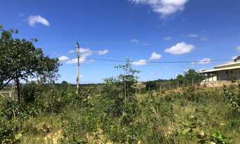 Imagem 2: Achacara de 4.000 metros com água e luz