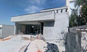 Imagem: Casa térrea em construção em condomínio