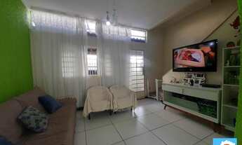 Imagem 5: Casa geminada com três quartos, uma vaga de garagem no bairro Liberdade