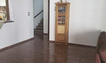 Imagem 7: Sobrado para venda tem 182 metros quadrados com 3 quartos