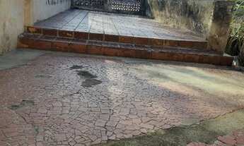 Imagem: Aluga-se casa com garagem e permite animais/