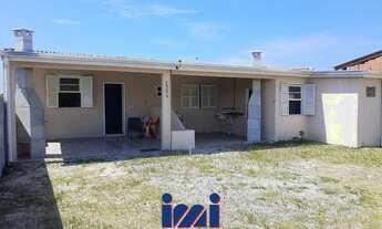 Imagem 5: Casa na praia com amplo espaço de terreno