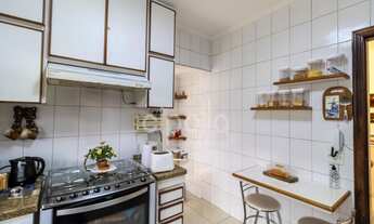 Imagem 2: Casa de condomínio para venda com 298 metros quadrados com 4 quartos