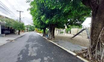 Imagem 3: Casa de condomínio para venda possui 250 metros quadrados com 4 quartos