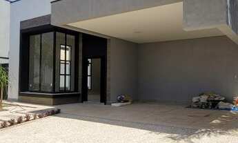 Imagem 2: Casa Cond. Terras do Cancioneiro, térrea, 3 suítes, piscina, 4 vagas