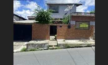 Imagem: Casa ampla espaçosa com 3 quartos, garagem