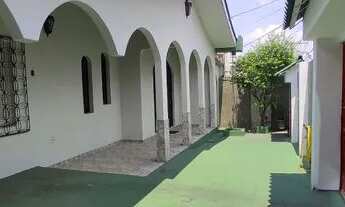 Imagem 2: Lunda casa no coração do parque dez, preço p fechar