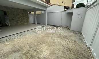 Imagem 4: Casa para aluguel, 4 quartos, 2 suítes, 4 vagas, Santa Mônica - Uberlândia/MG
