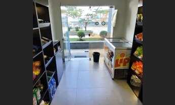 Imagem 7: Apartamento com sacada, 01 vaga de garagem, mobiliado, com vista livre, fica no centro da