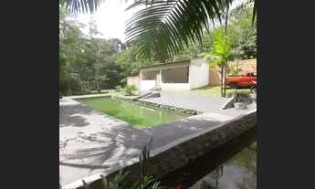 Imagem 6: Vendo piscina natural com olho d'água