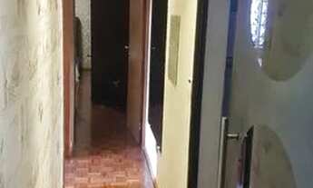 Imagem 3: Casa mobiliada com 4 quartos e piscina na área cental