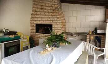 Imagem 2: Casa anual na Barra da lagoa