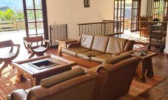 Imagem 2: Casa 4 quartos com varanda, salão com lareira, terraço, banheiro social, cozinha, área de