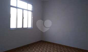 Imagem 7: Ótimo apartamento, prédio único com apenas três andares, um por andar, coração Vila da Pen