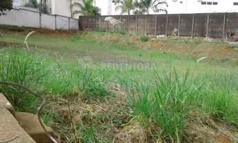 Imagem 6: Vila Maceno - Terreno com 812m², com testada acima de 30 metros, fácil acesso ao centro