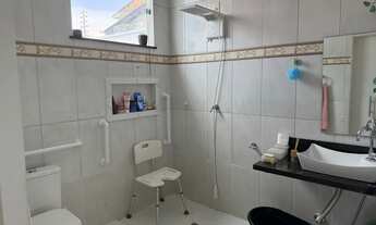 Imagem 2: Casa Térrea à Venda - Bairro Flores, próximo a Av. das Torres