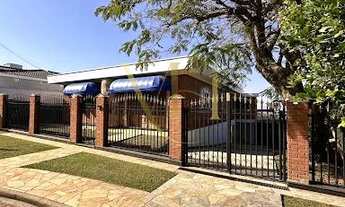 Imagem: Linda casa rústica de condomínio 3Q, piscina