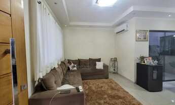 Imagem 4: Casa à venda na Região Norte de Londrina com 3 quartos sendo 1 suíte e cozinha planejada