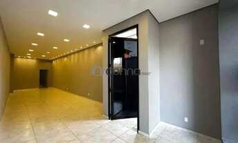 Imagem 3: Loja Comercial Moderna com Estacionamento e Opção de Ampliação