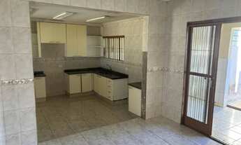 Imagem 2: Casa Térrea Ibiporã 3Q, 1B + edícula c/ 1Q e 1B(próx. Av. 19 Dezembro). 250m² de terreno