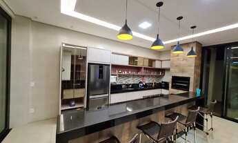 Imagem 2: Casa de condomínio térrea para venda tem 225 metros quadrados com 3 quartos