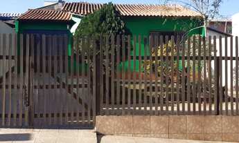 Imagem 2: Casa Ampla com pátio próximo comércios e a Av. Flores da cunha