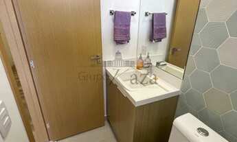 Imagem 7: Casa de condomínio para venda possui 469 metros quadrados com 5 quartos