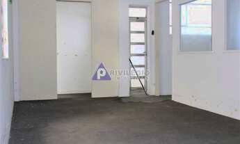 Imagem 6: Prédio comercial com cerca de 800m² em Humaitá