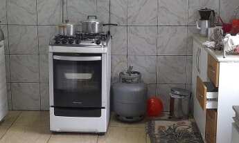 Imagem 5: Vende-se excelente imóvel com terreno de 540m² com casa e demais edificações de madeira